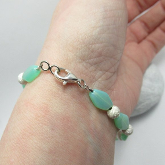 Vintage Uranium glass and Stardust sparkle sterling bead bracelet - Picture 10 of 15